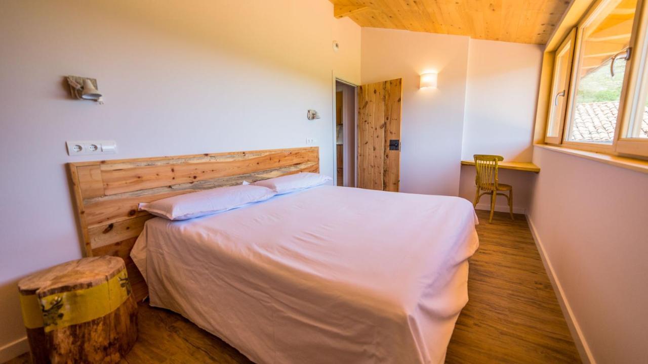 Eco-Apartaments Cal Rossa De Taus Bagian luar foto